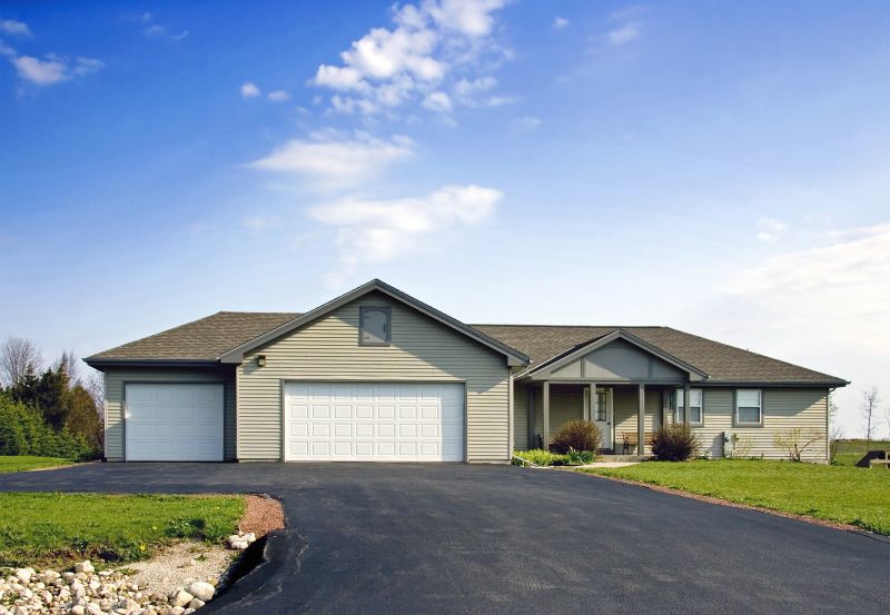 Residential Driveway Sealcoating in Tampa, FL